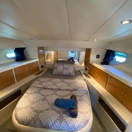 Lejlighed Zafiro, A Wonderful Yacht In Barcelona *